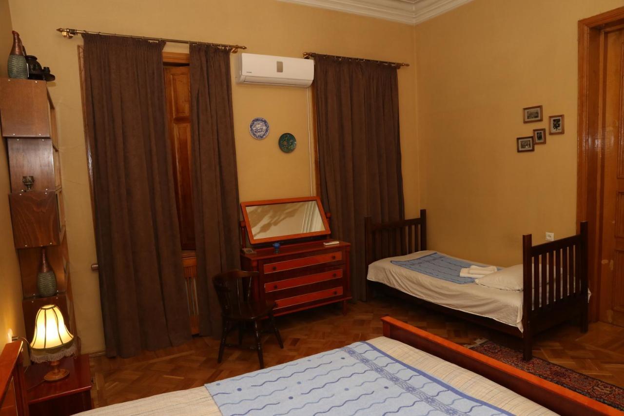 Sun Guest House Kutaissi Exterior foto