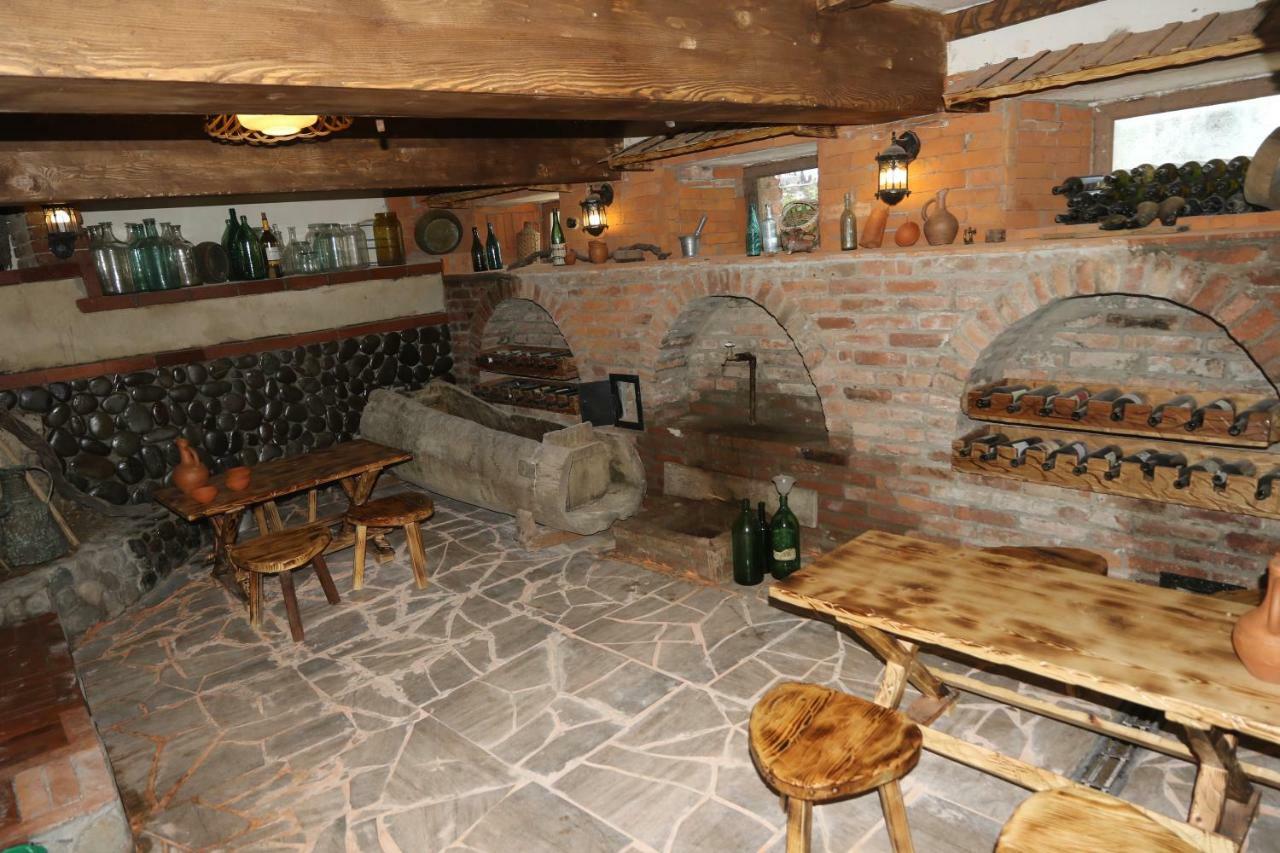 Sun Guest House Kutaissi Exterior foto